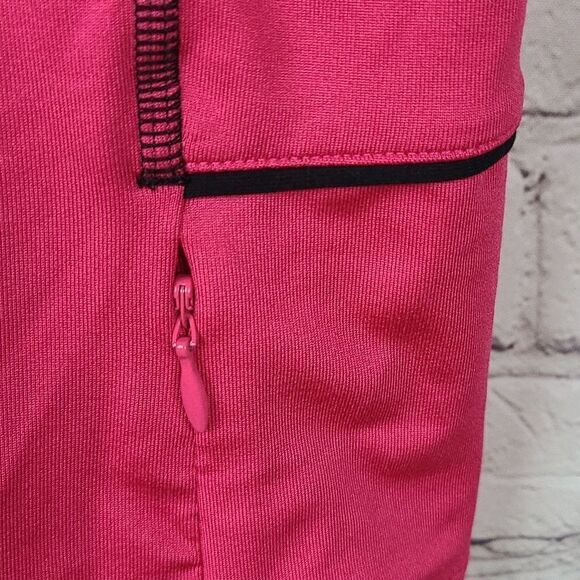 Women's UA Running Tank Pink Black Fitted Under Armour Sleeveless Top Shelf Bra - Picture 2 of 8